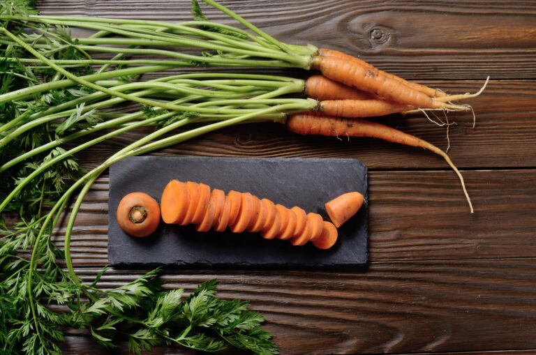 Carrots (Gajar): Health Benefits, Nutritional Value, and Potential Side Effects Carrots (Gajar) Health Benefits, Nutritional Value, and Potential Side Effects